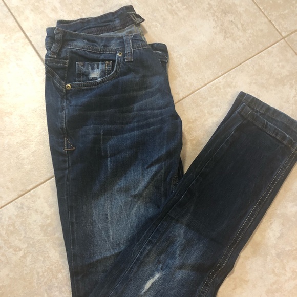 Dark washed distressed jeans - Picture 1 of 6